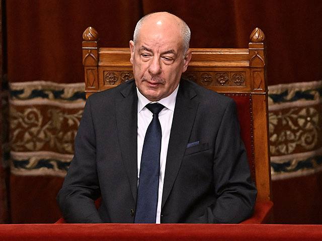 Президент Венгрии подписывает конституционную поправку