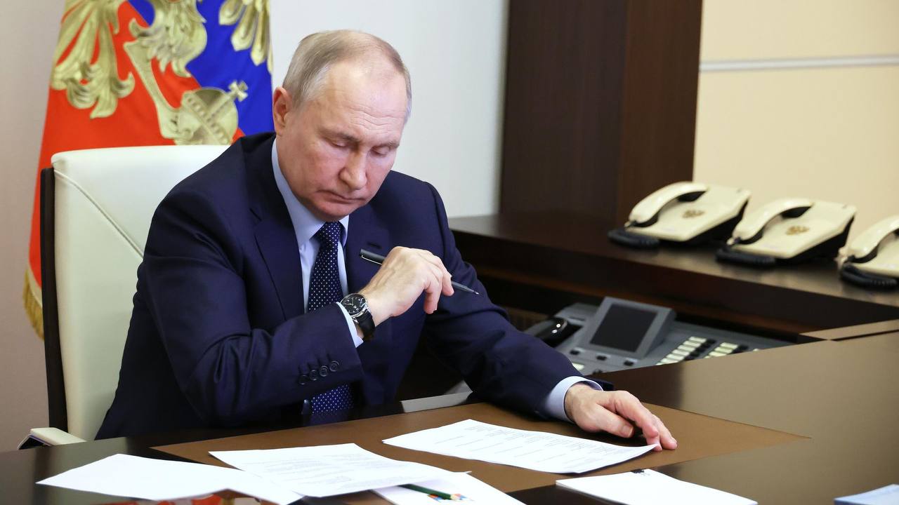 Путин подписывает закон о прожиточном минимуме для мигрантов