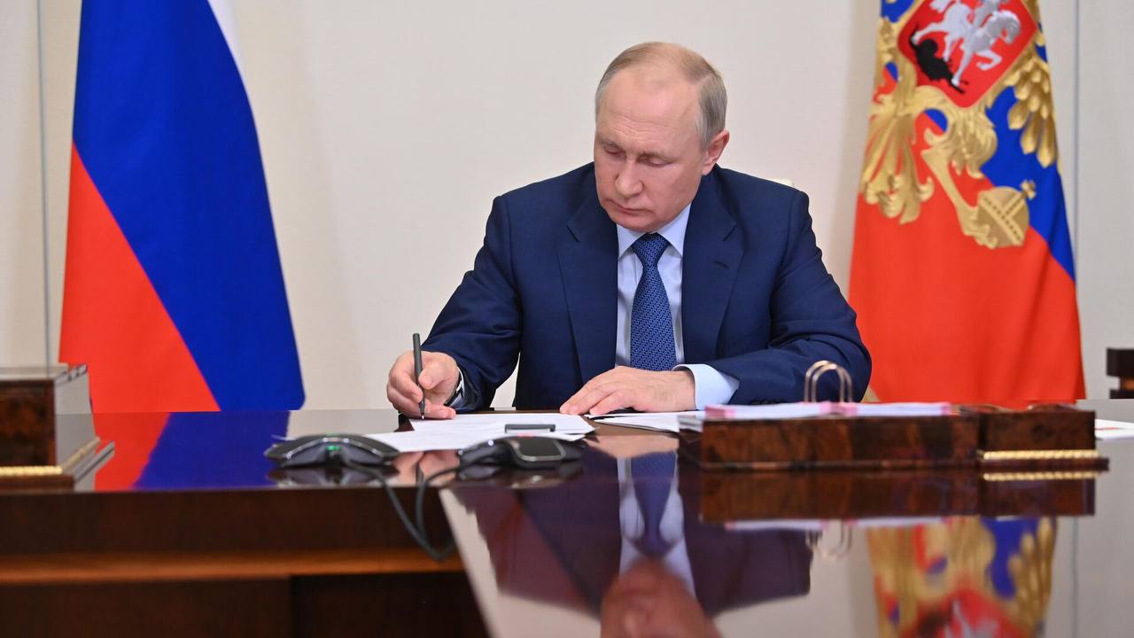 Подписание закона о детях мигрантов
