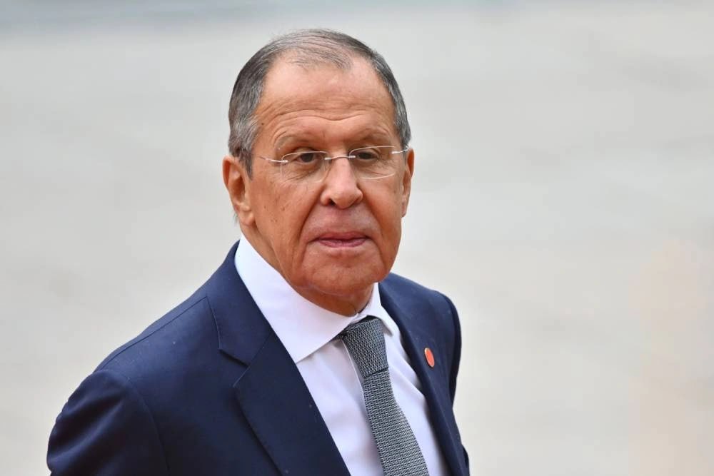 Сергей Лавров выступает с заявлением о противостоянии Западу