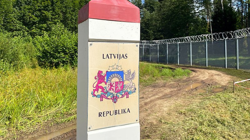 Закрытый контрольно-пропускной пункт на границе Латвии и Беларуси