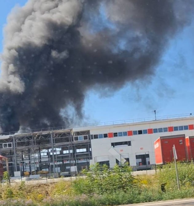 Пожар на терминале почты под Харьковом