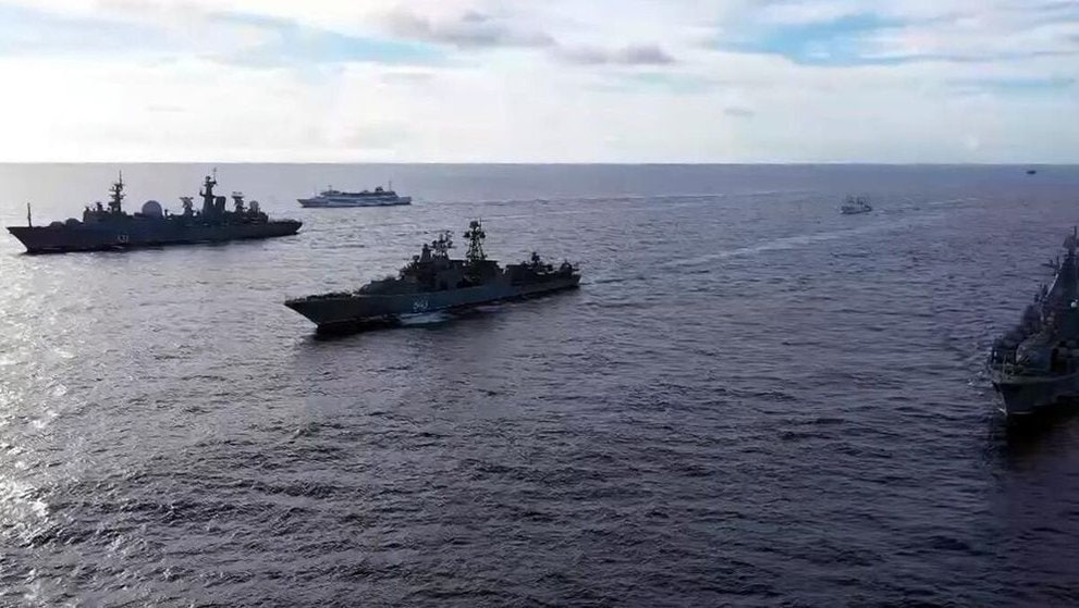 Военные корабли Тихоокеанского флота на учениях в море