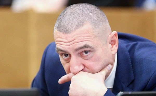 Депутат Госдумы Ильтяков выступает с трибуны
