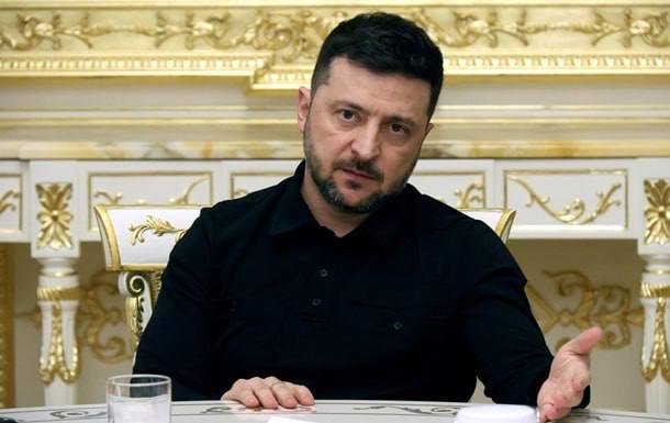 Зеленский на фоне зенитно-ракетного комплекса Patriot