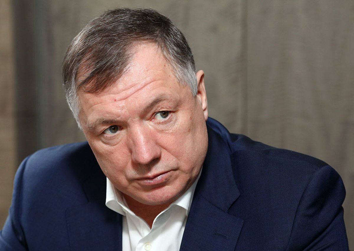 Современная автомагистраль с развязкой в России