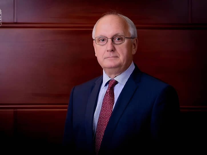 Андраш Бака на заседании парламента Венгрии
