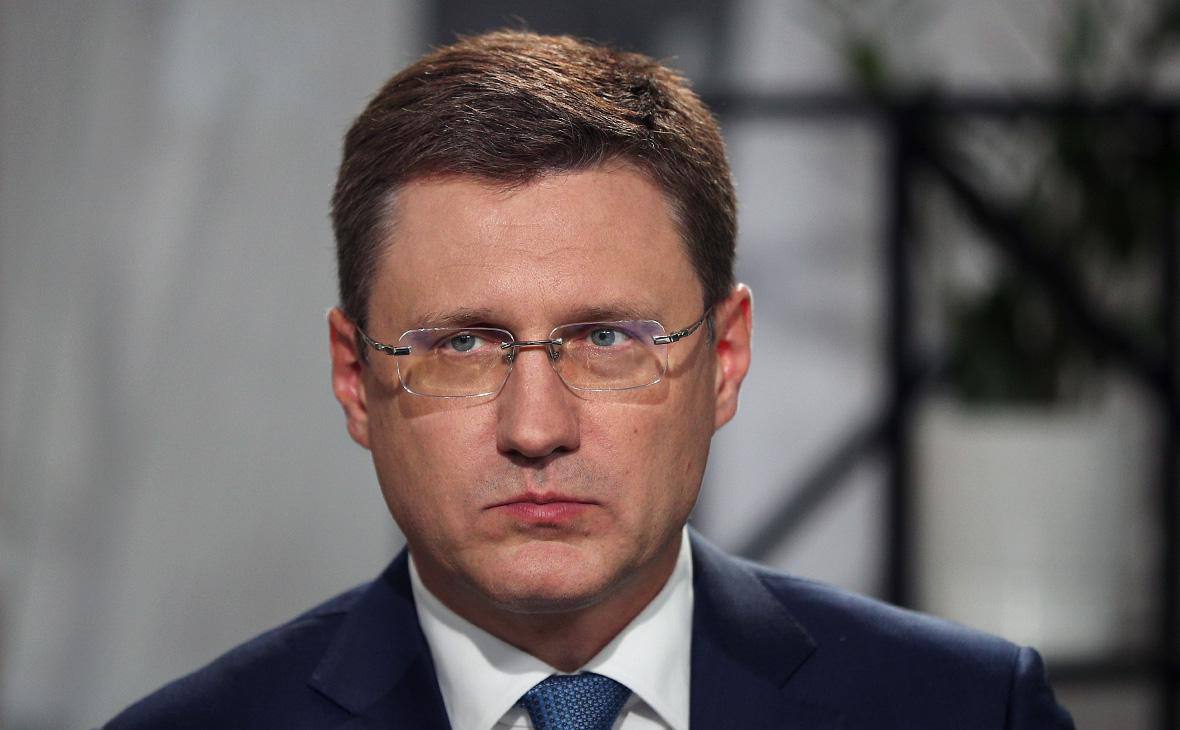 Заправка автомобиля топливом на АЗС