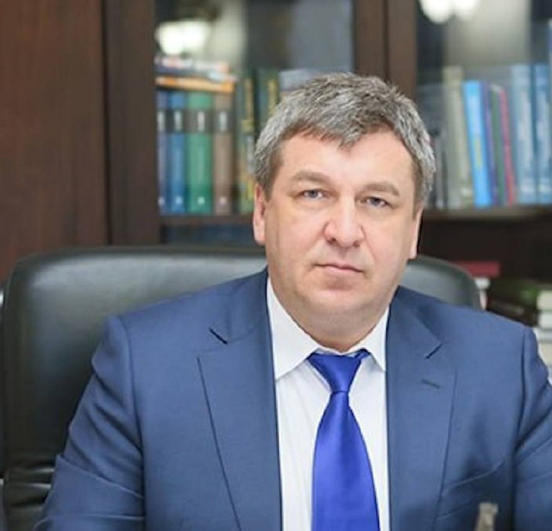 Задержание сына экс-чиновника у здания полиции