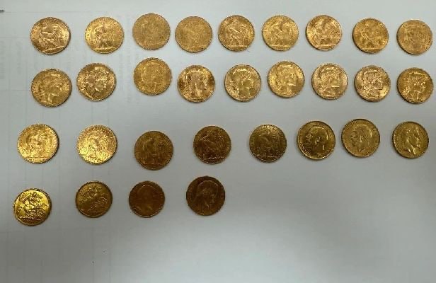 Золотые монеты, изъятые таможенниками в Домодедово