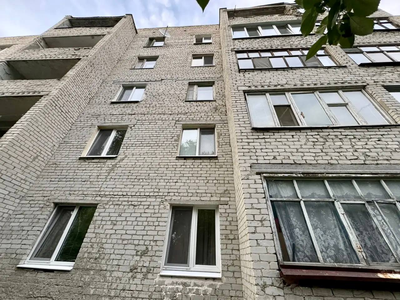 Ребенок в больнице после падения с высоты