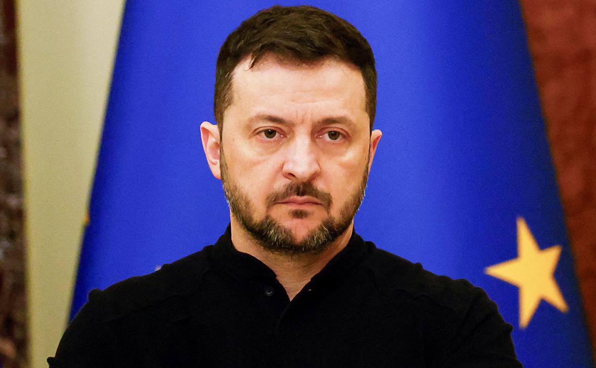 Владимир Зеленский выступает с официальным заявлением