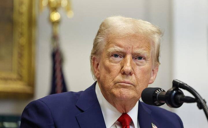 Трамп объявляет о повышении пошлин на канадские товары