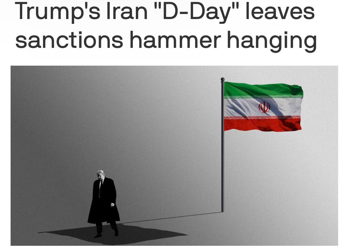 Флаги США и Ирана на фоне нефтяных вышек