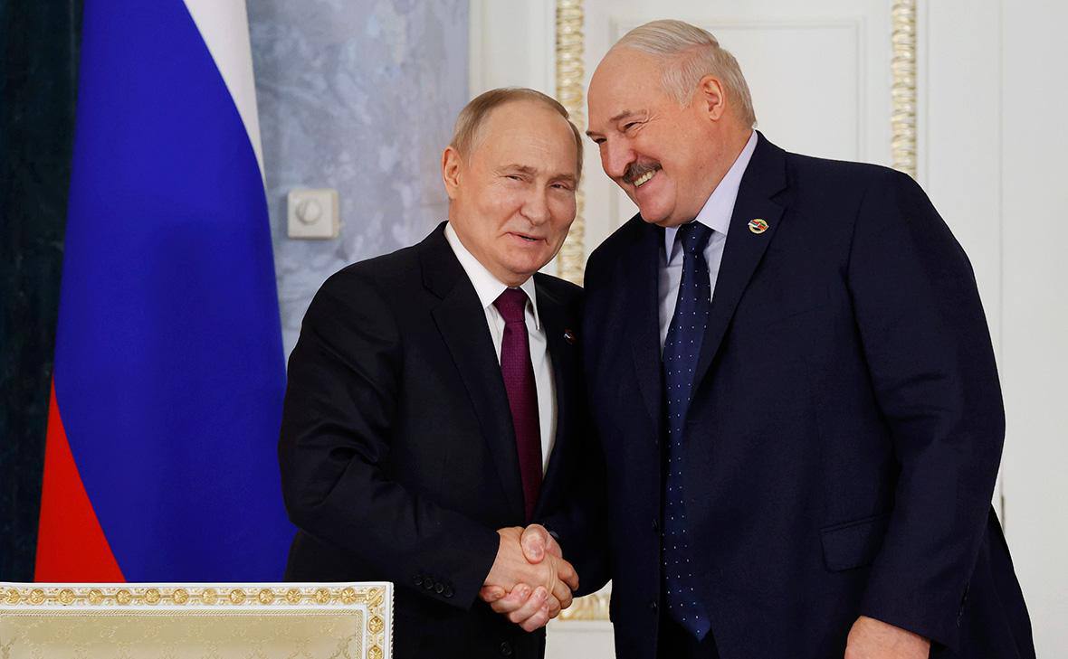 Встреча президентов Беларуси и России за столом переговоров