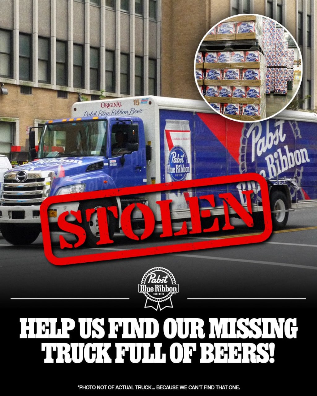 Угнанный грузовик с пивом Pabst Blue Ribbon на трассе