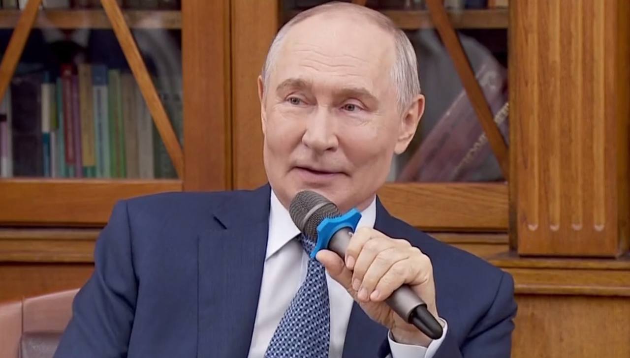 Путин говорит о информационном мусоре в интернете