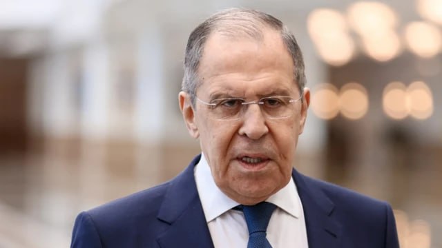Карта Арктики с военными кораблями НАТО