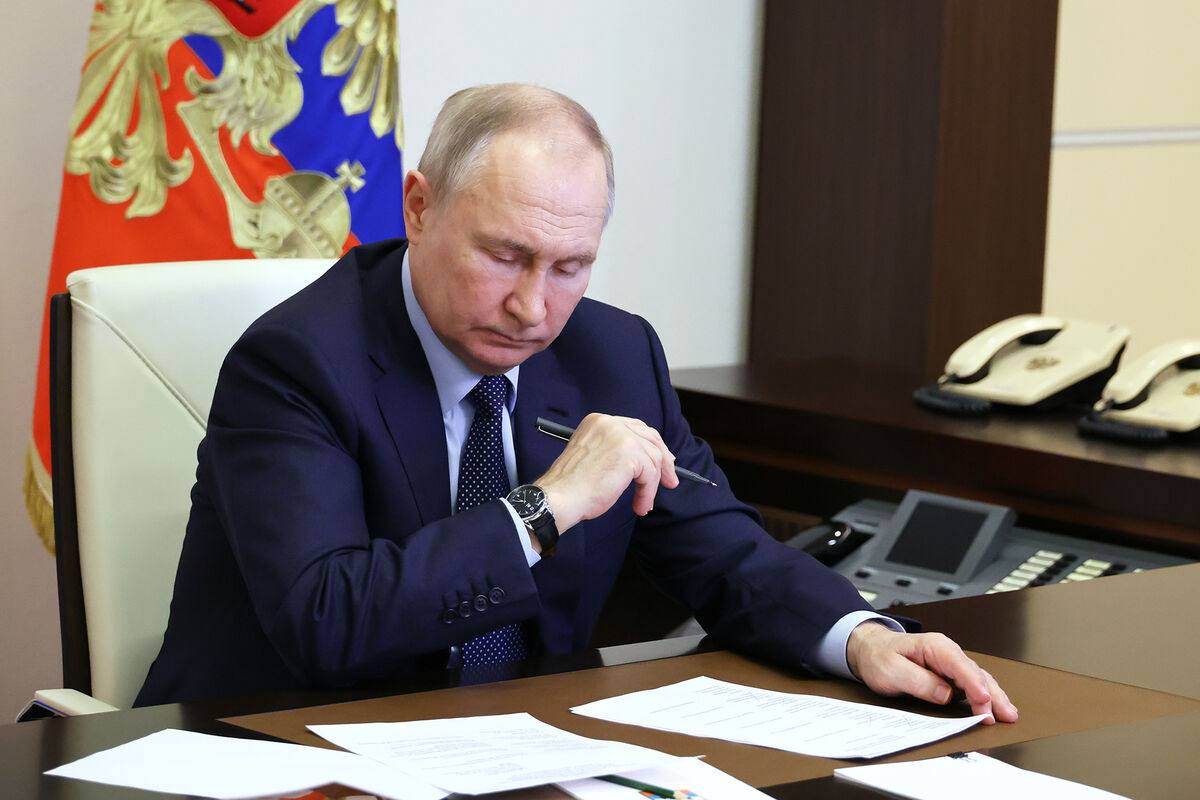 Здание ФСО России с официальной символикой