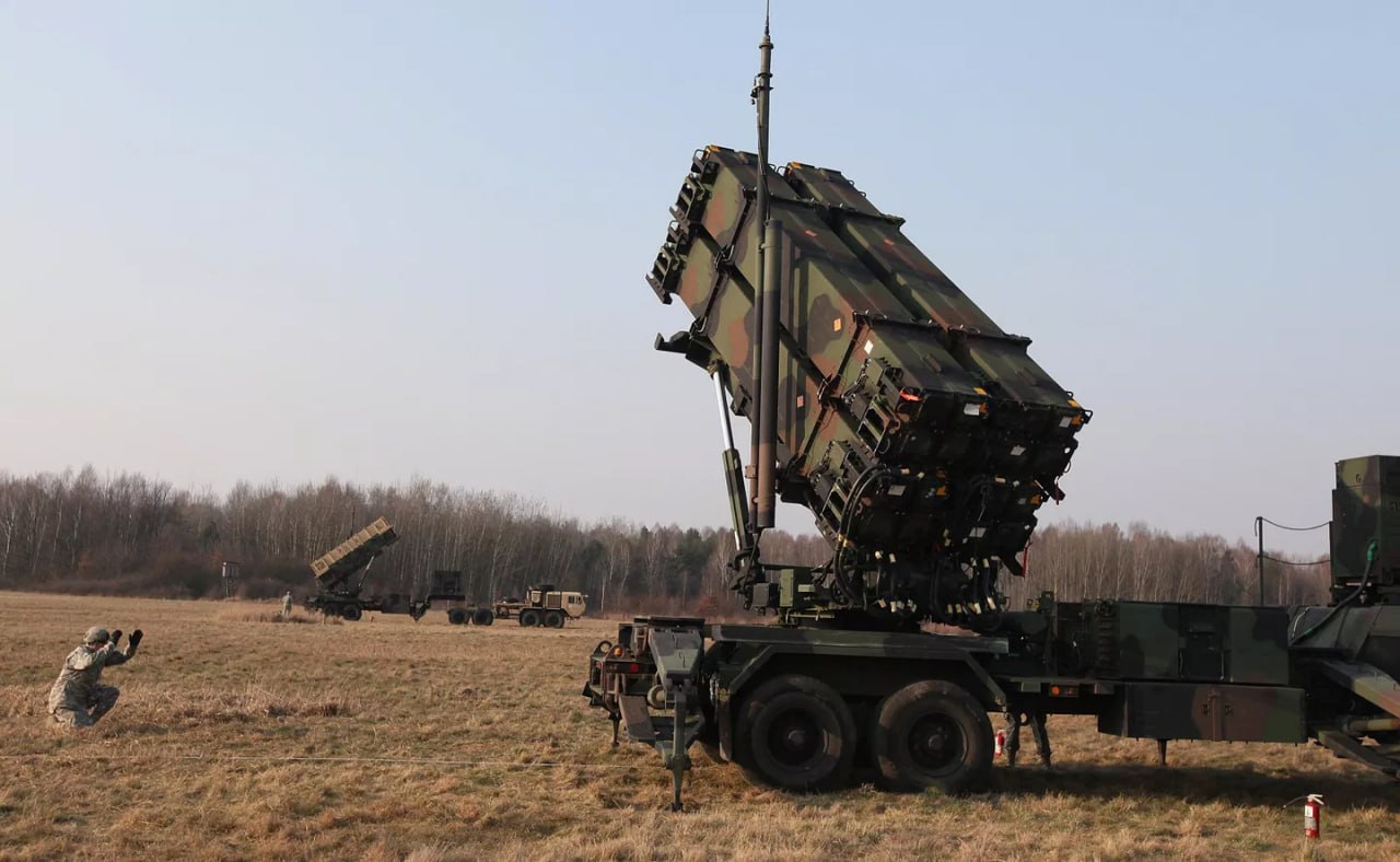 Пуск ракеты Patriot ночью на Ближнем Востоке