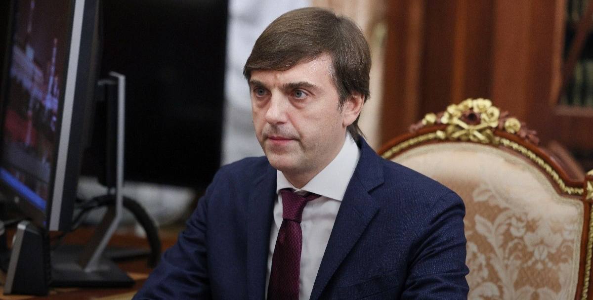 Министр просвещения Кравцов выступает с официальным заявлением