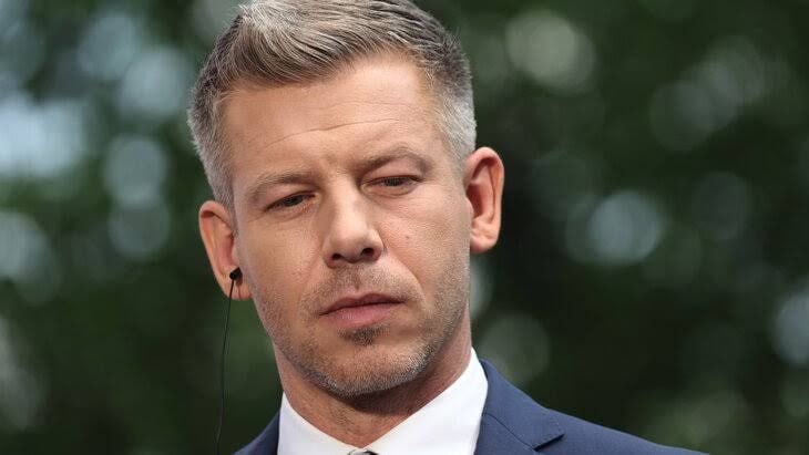 Премьер-министр Венгрии выступает с заявлением о предоставлении убежища украинцам