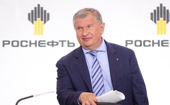 Заправка Роснефть со стабильными поставками бензина