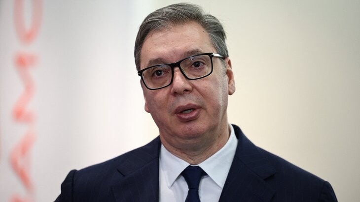 Александр Вучич на пресс-конференции объявляет о роспуске парламента