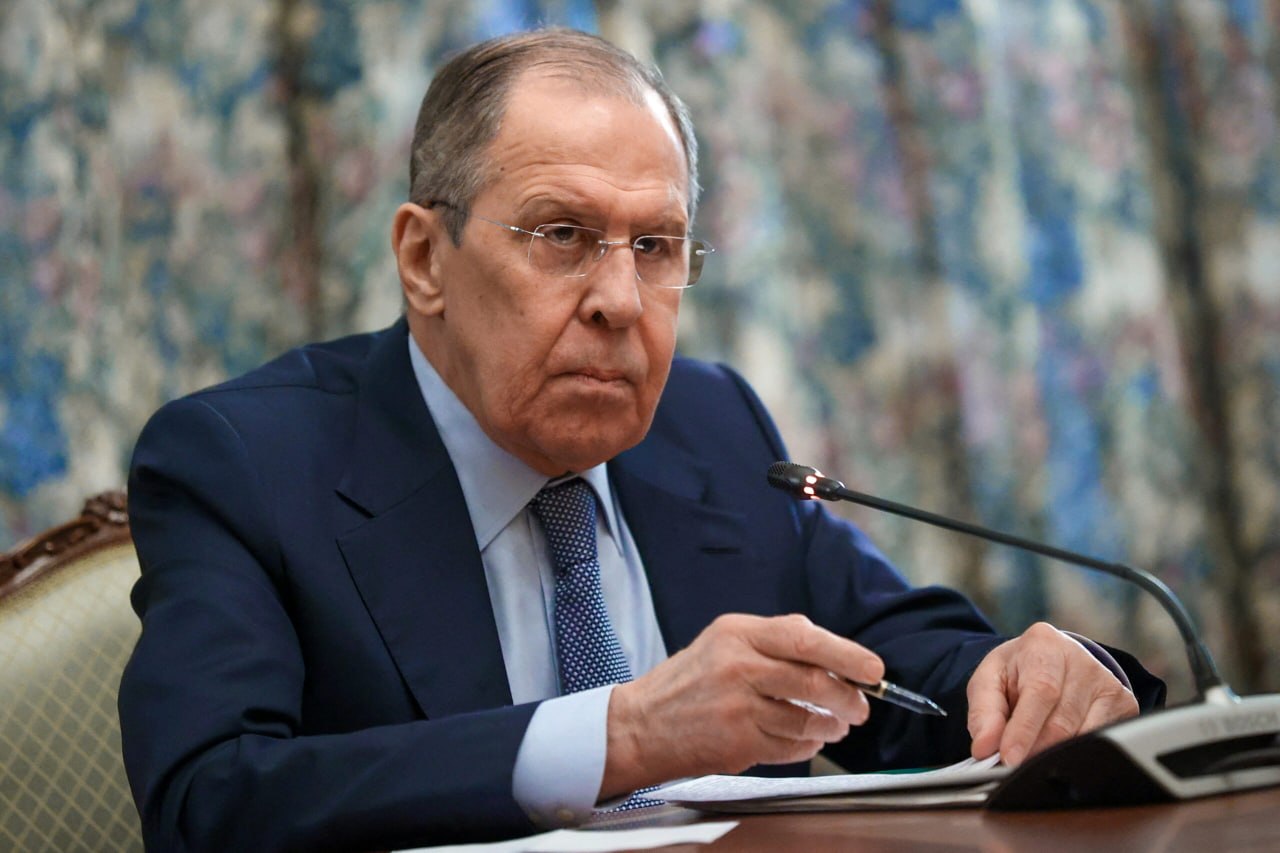 Сергей Лавров на дипломатической встрече