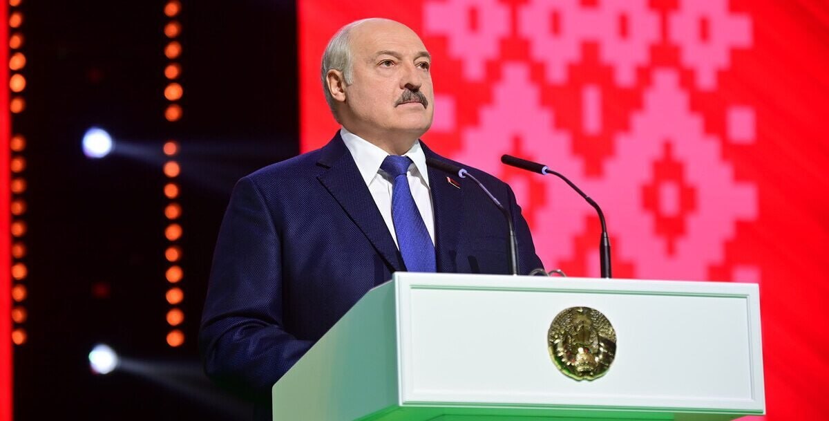 Александр Лукашенко выступает с речью о геополитическом выборе