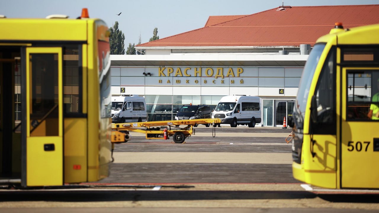 Здание аэропорта Краснодара в ожидании ремонта