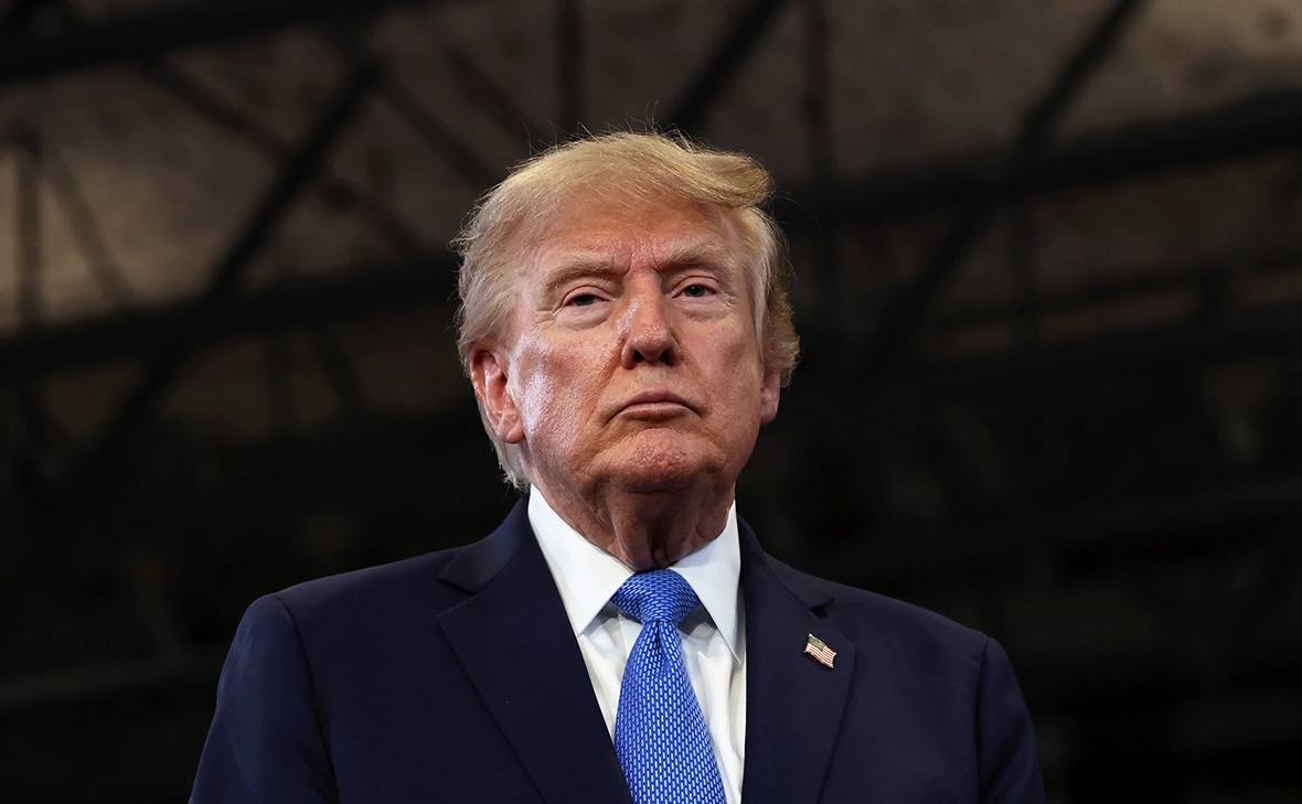 Дональд Трамп выступает с речью о лидерстве в ИИ