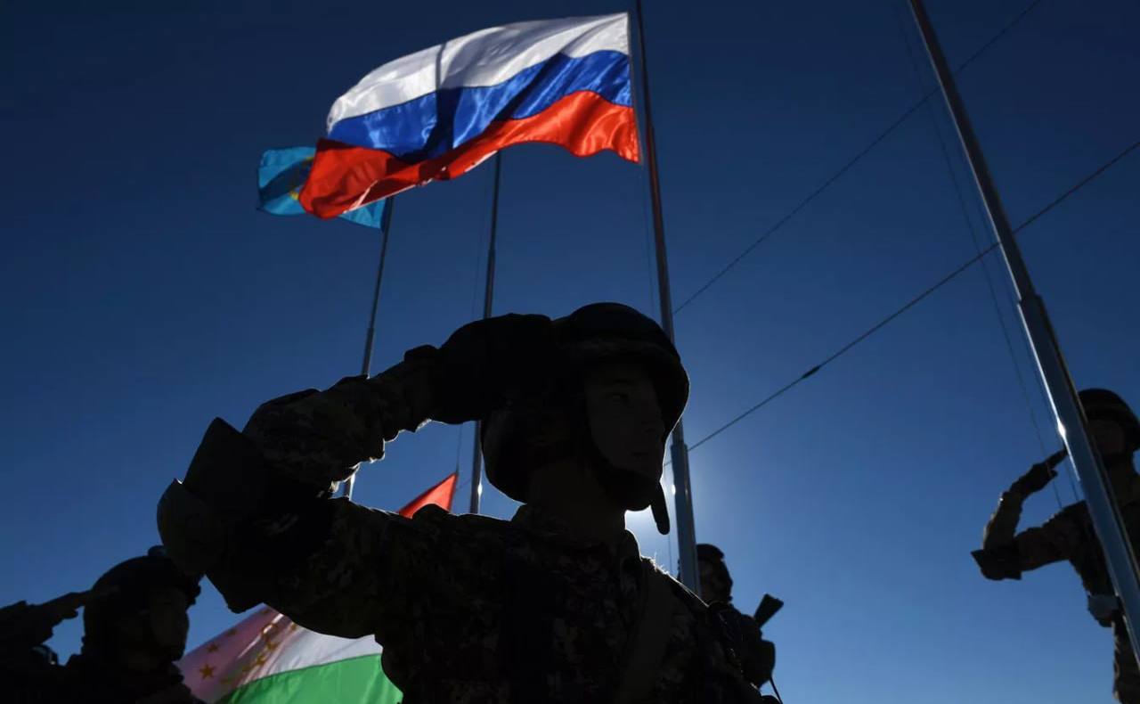 Военнослужащие ОДКБ на полигоне Чебаркульский
