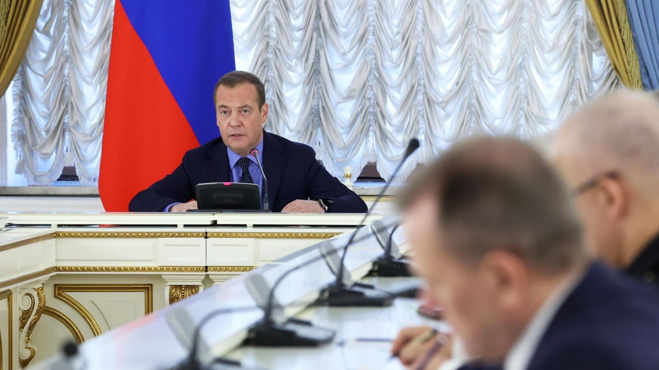 Дмитрий Медведев на совещании по миграционной политике