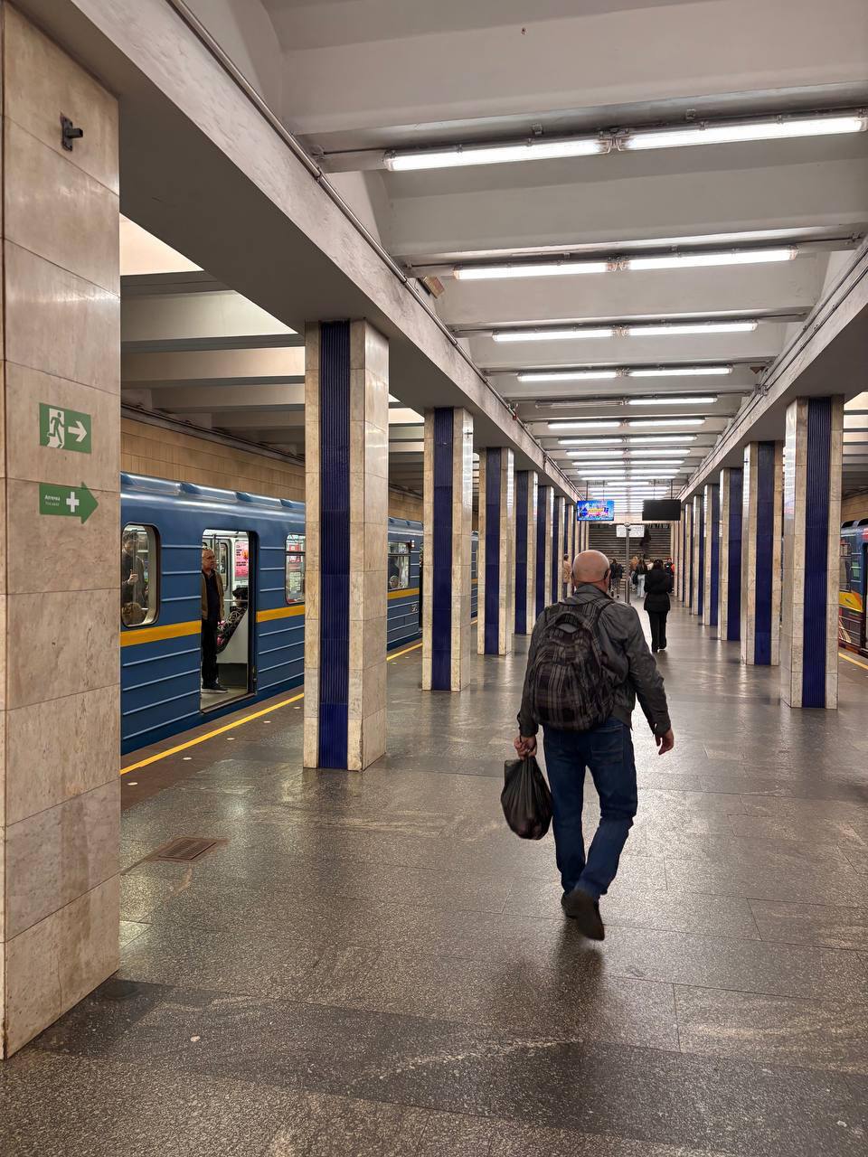 Остановка метро в Киеве из-за отключения электричества