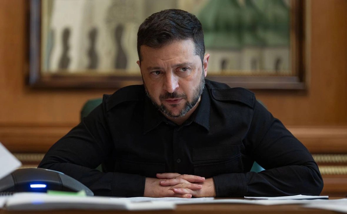 Владимир Зеленский выступает с заявлением о выборах
