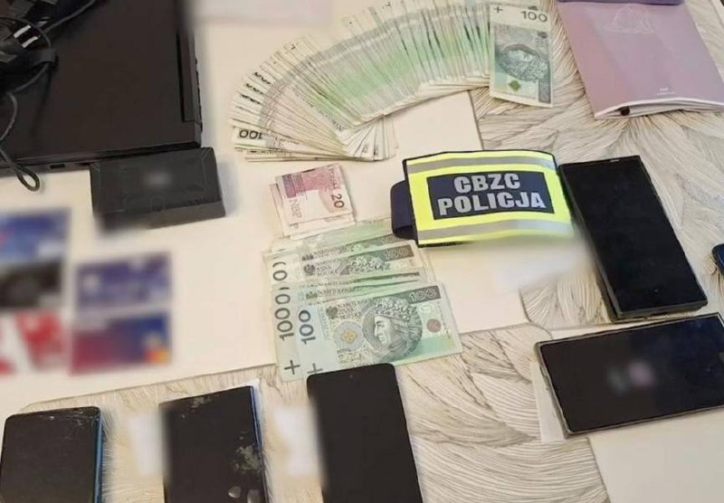 Польская полиция задерживает подозреваемых в банковском мошенничестве