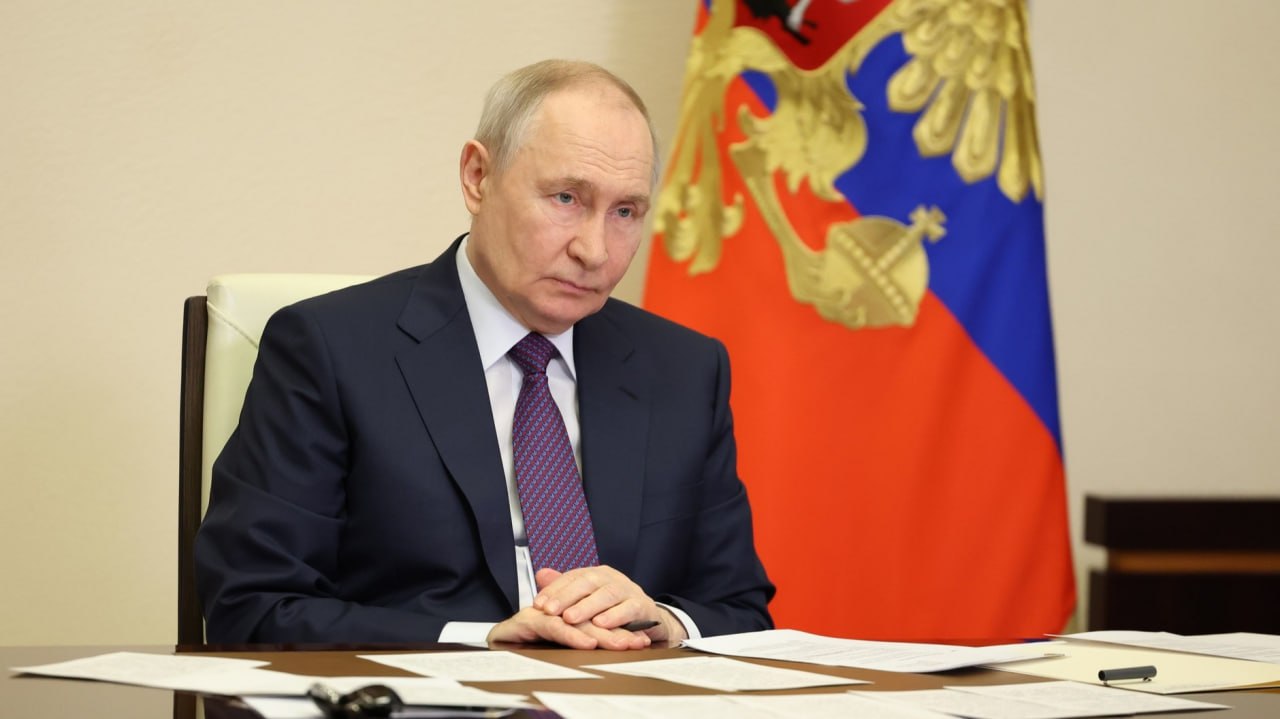 Путин выступает на форуме о цифровом суверенитете России