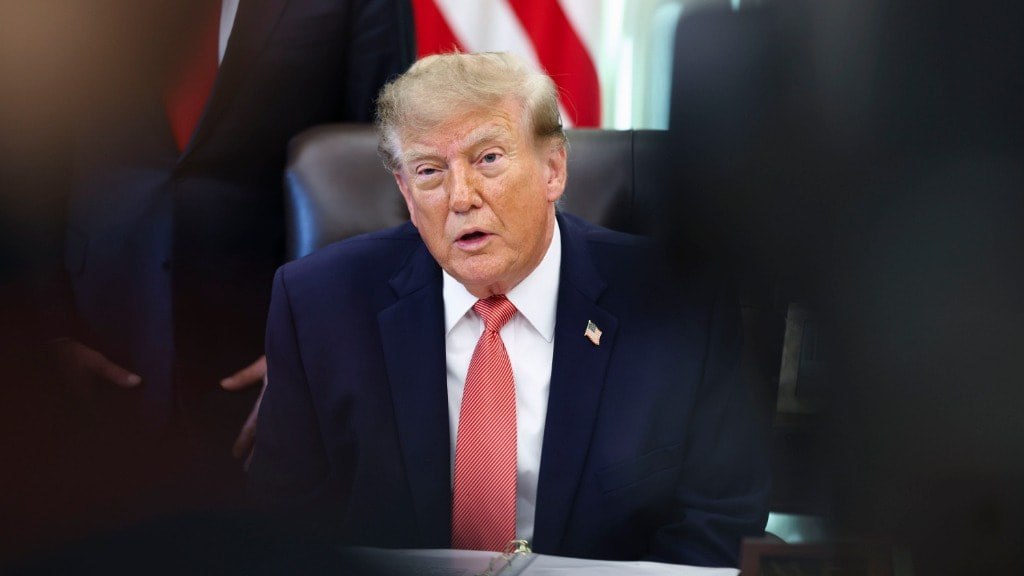 Дональд Трамп выступает с заявлением о санкциях против России