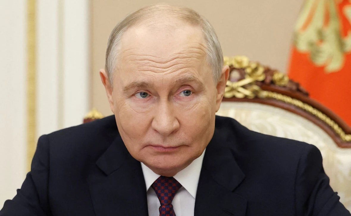 Президент России выступает с речью о развитии театра