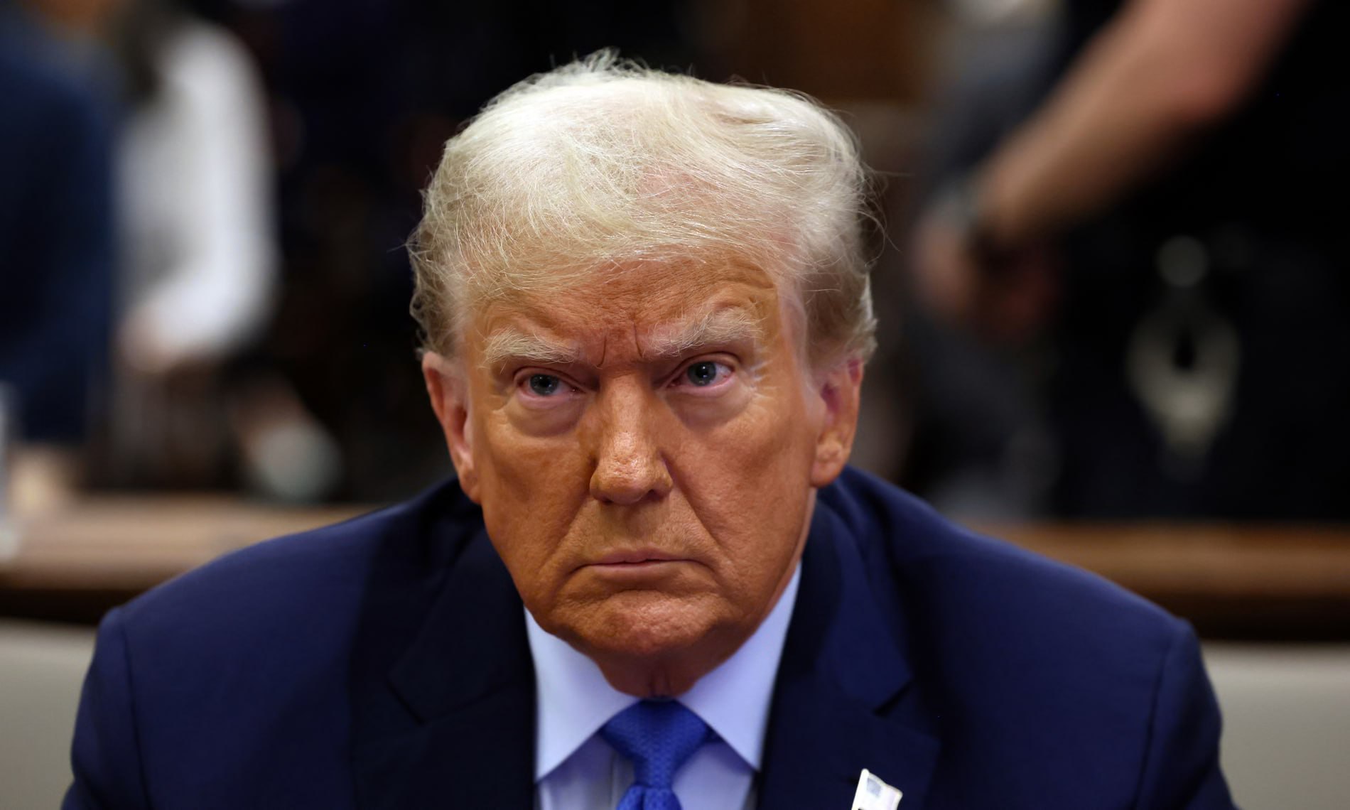 Дональд Трамп и логотип Google на фоне карты мира