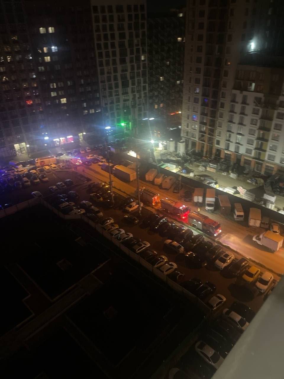 Пожарные машины не могут проехать во двор из-за машин